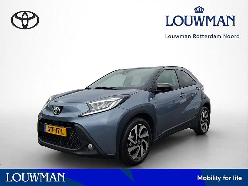 Grijs Gebruikt 2024 Toyota Aygo X Pulse SUV | € 19.995 - Afbeelding 1/4