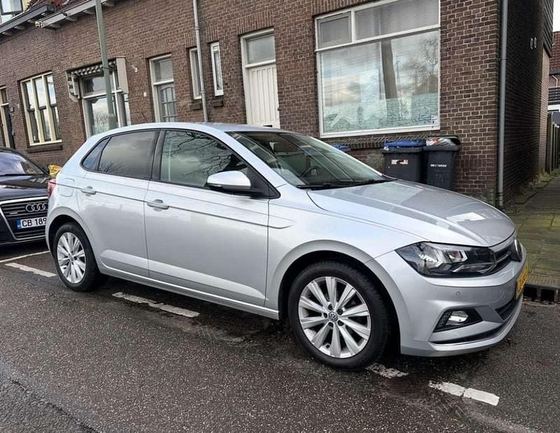 Grijs Gebruikt 2019 VW Polo Highline Hatchback | € 12.500 (Super prijs) - Afbeelding 1/4