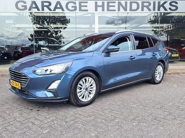 Blauw Gebruikt 2019 Ford Focus Titanium Stationwagen | € 17.645 (Eerlijke prijs) - Afbeelding 1/4