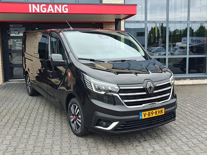 Zwart Gebruikt 2024 Renault Trafic Van | € 35.950 (Duur) - Afbeelding 1/4