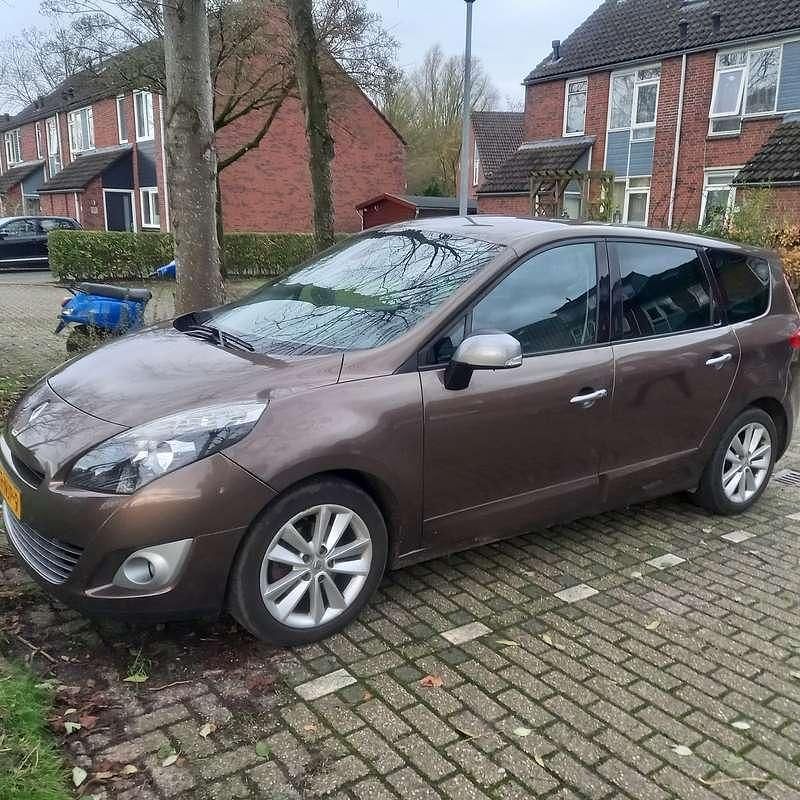 Occasion Renault Scénic III 131 PK (96 kW) 2010 Bruin MPV