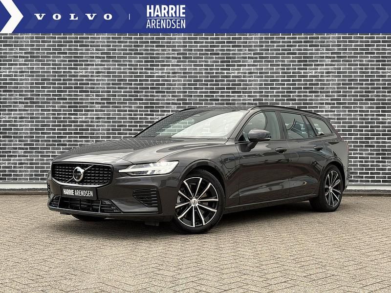 Grijs Gebruikt 2025 Volvo V60 Plus Stationwagen | € 50.194 (Iets duurder) - Afbeelding 1/4