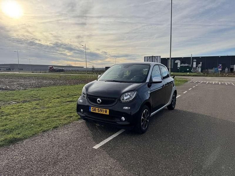 Zwart Occasion 2016 Smart ForFour Proxy Hatchback | € 6.400 (Eerlijke prijs) - Afbeelding 1/4