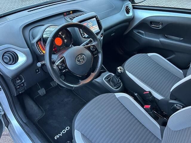 Occasion Toyota Aygo X-play 72 PK (52 kW) 2019 Grijs Hatchback
