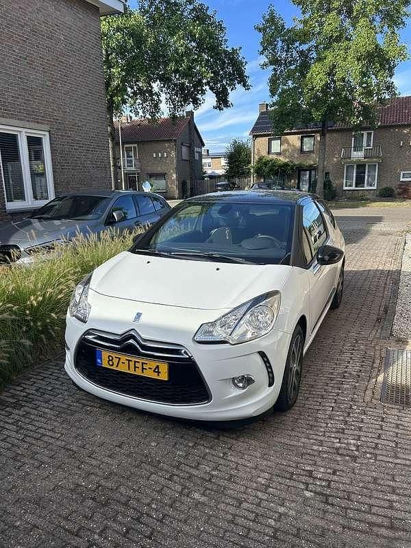 Wit Gebruikt 2012 Citroën DS3 So Chic Hatchback | € 4.000 (Goede deal) - Afbeelding 1/4