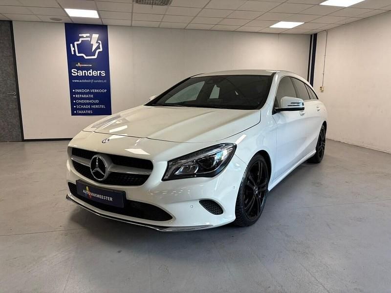 Wit Gebruikt 2017 Mercedes CLA180 Shooting Brake Stationwagen | € 19.250 (Iets duurder) - Afbeelding 1/4