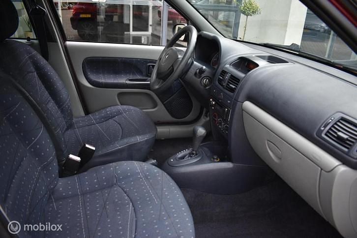 Occasion Renault Clio II Expression 98 PK (72 kW) 2002 Rood Hatchback