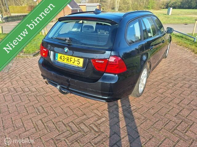 Occasion BMW 318 136 PK (100 kW) 2011 Zwart Stationwagen
