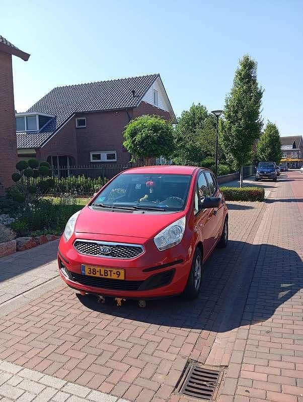 Rood Gebruikt 2010 Kia Venga Hatchback | € 1.900 (Eerlijke prijs) - Afbeelding 1/4