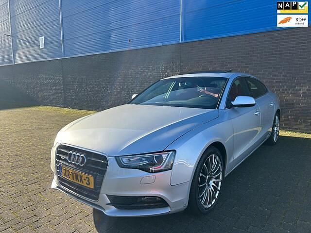 Grijs (metallic) Occasion 2012 Audi A5 Sportback Proline Hatchback | € 9.750 (Super prijs) - Afbeelding 1/4