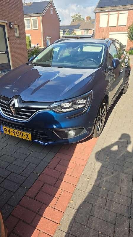 Blauw Gebruikt 2018 Renault Mégane GrandTour Bose Edition Stationwagen | € 11.500 (Goede deal) - Afbeelding 1/4