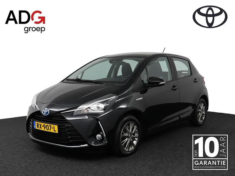 Occasion Toyota Yaris Hybrid Design 101 PK (74 kW) 2018 Zwart Hatchback