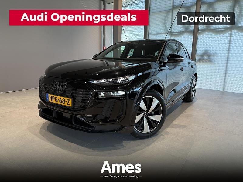 Zwart Gebruikt 2025 Audi Q6 e-tron SUV | € 69.950 (Iets duurder) - Afbeelding 1/4