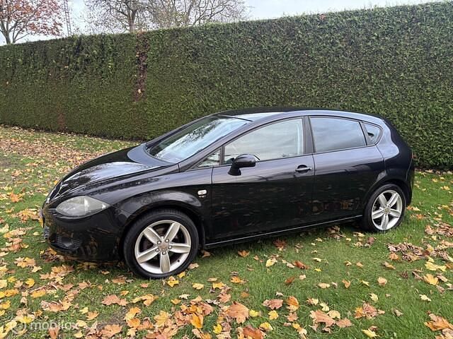 Zwart Gebruikt 2009 Seat Leon Hatchback | € 2.500 (Goede deal) - Afbeelding 1/2