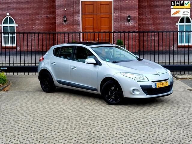 Grijs Gebruikt 2011 Renault Mégane III Expression Hatchback | € 4.899 (Goede deal) - Afbeelding 1/4