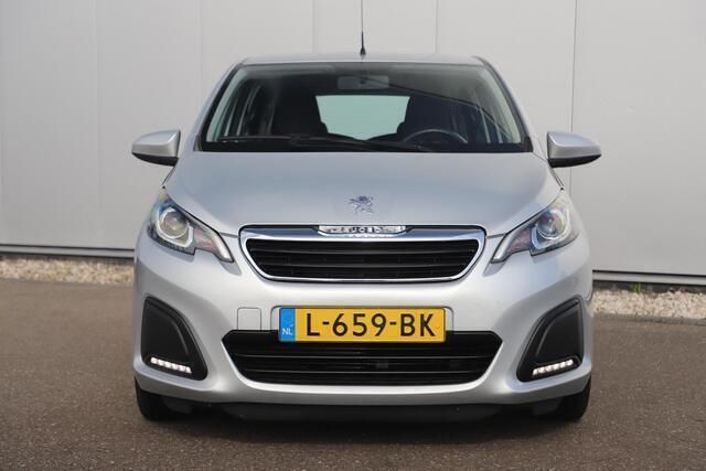 Occasion Peugeot 108 Active 72 PK (52 kW) 2021 Gris gallium Hatchback