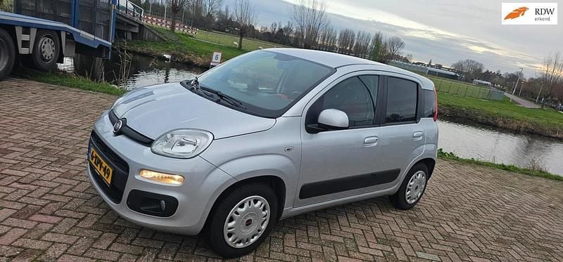 Grijs Gebruikt 2014 Fiat Panda Lounge Hatchback | € 4.950 (Goede deal) - Afbeelding 1/4