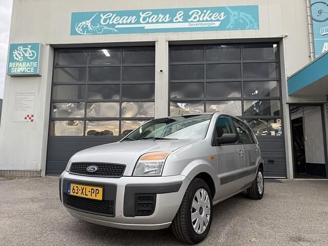 Grijs Gebruikt 2007 Ford Fusion MPV | € 2.950 (Eerlijke prijs) - Afbeelding 1/4