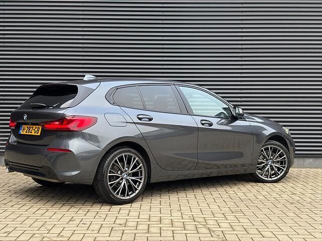 Occasion BMW 118 Executive 140 PK (102 kW) 2020 Grijs Hatchback