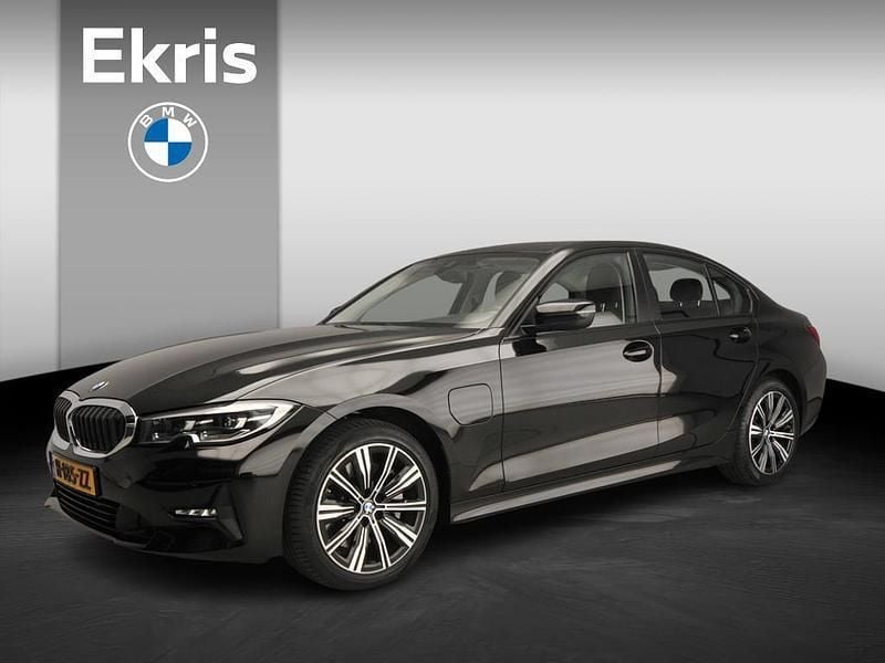 Zwart Gebruikt 2020 BMW 330e Executive Sedan | € 28.900 (Super prijs) - Afbeelding 1/4