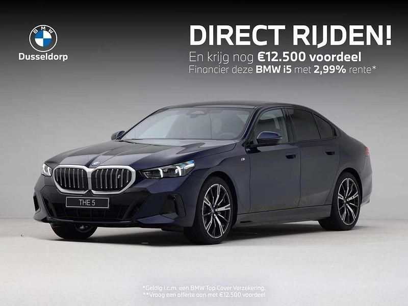 Blauw Gebruikt 2024 BMW i5 Comfort Edition Sedan | € 88.649 (Eerlijke prijs) - Afbeelding 1/4