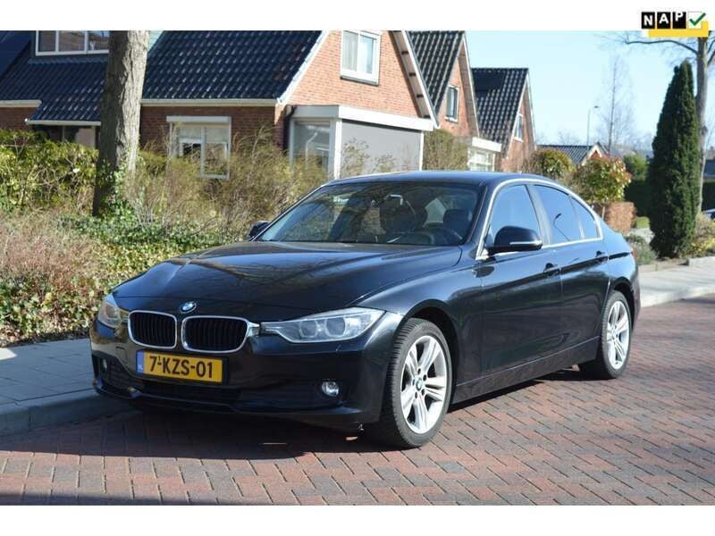 Zwart Gebruikt 2013 BMW 320 Efficient Dynamics Sedan | € 7.995 (Eerlijke prijs) - Afbeelding 1/4