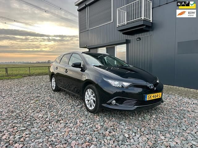 Zwart Occasion 2018 Toyota Auris Hatchback | € 12.250 (Eerlijke prijs) - Afbeelding 1/4