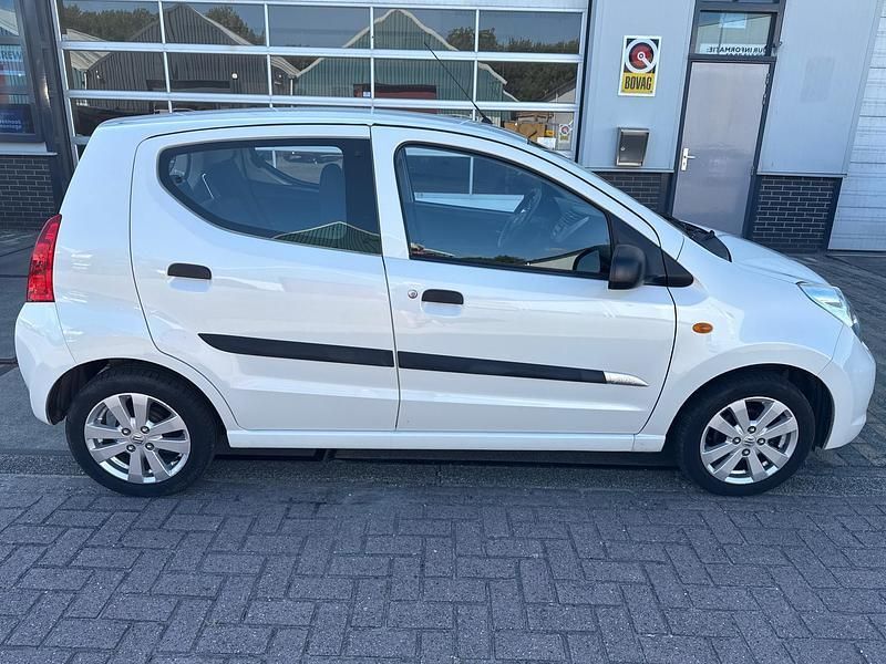 Wit Gebruikt 2015 Suzuki Alto Hatchback | € 6.250 (Eerlijke prijs) - Afbeelding 1/4