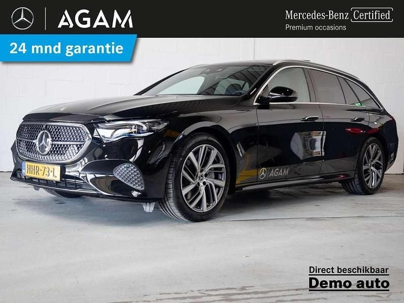 Zwart, metallic lak Gebruikt 2024 Mercedes E300 Exclusive Stationwagen | € 68.950 - Afbeelding 1/4