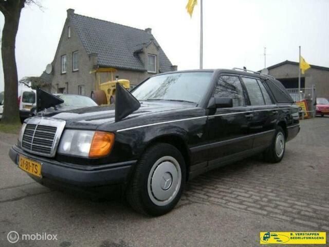 Zwart Occasion 1987 Mercedes 200 Sedan | € 4.250 - Afbeelding 1/4