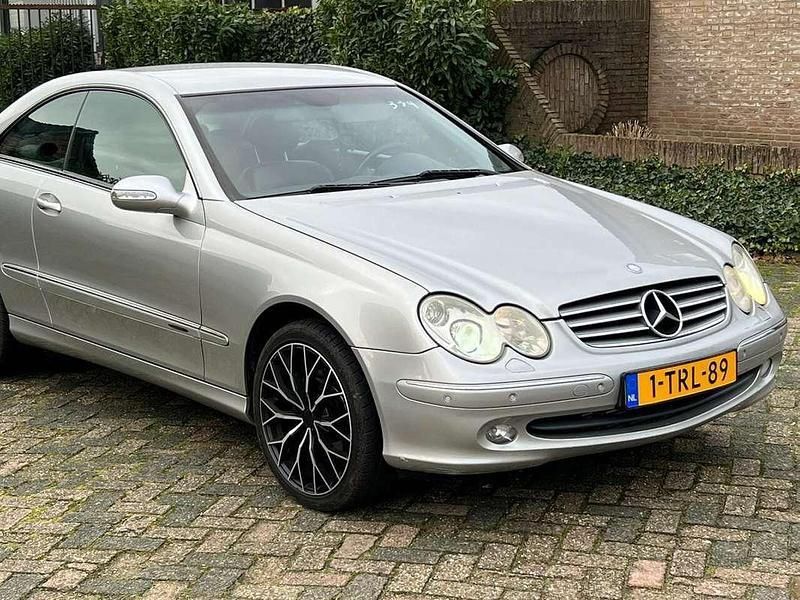 Grijs Gebruikt 2003 Mercedes CLK270 Elegance Coupé | € 2.999 - Afbeelding 1/4