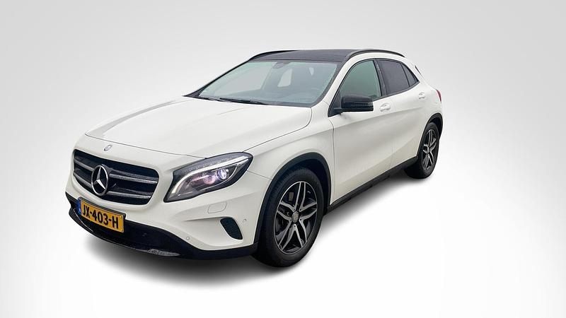 Wit Gebruikt 2015 Mercedes GLA250 Luxury SUV | € 21.900 (Iets duurder) - Afbeelding 1/3