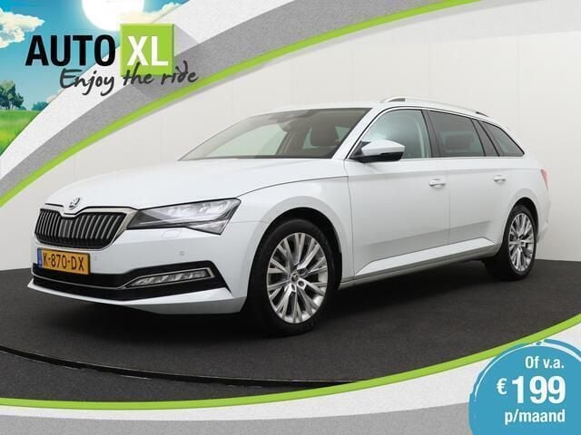 Wit Gebruikt 2021 Skoda Superb Sport Stationwagen | € 23.940 (Eerlijke prijs) - Afbeelding 1/4