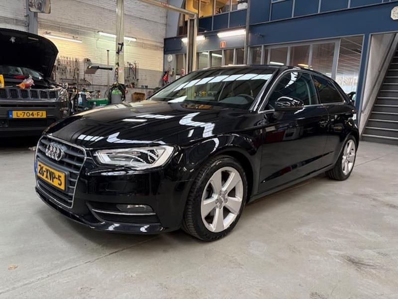 Occasion Audi A3 Sportback Ambition 2012 Zwart (metallic) Hatchback