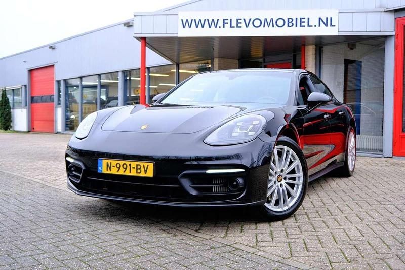 Zwart (metallic) Gebruikt 2021 Porsche Panamera Hatchback | € 71.950 (Super prijs) - Afbeelding 1/4