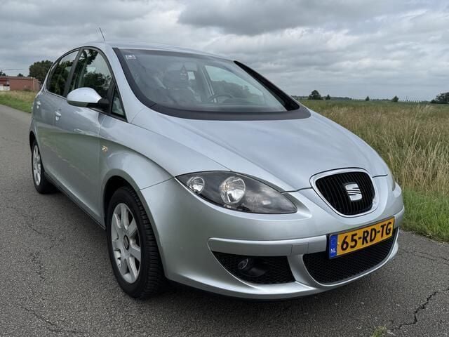 Grijs Gebruikt 2005 Seat Altea Stylance MPV | € 2.450 (Eerlijke prijs) - Afbeelding 1/4