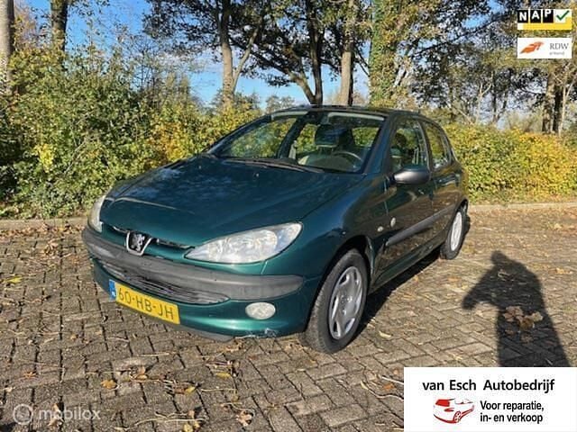 Groen Gebruikt 2001 Peugeot 206 Roland Garros Hatchback | € 1.099 (Goede deal) - Afbeelding 1/4