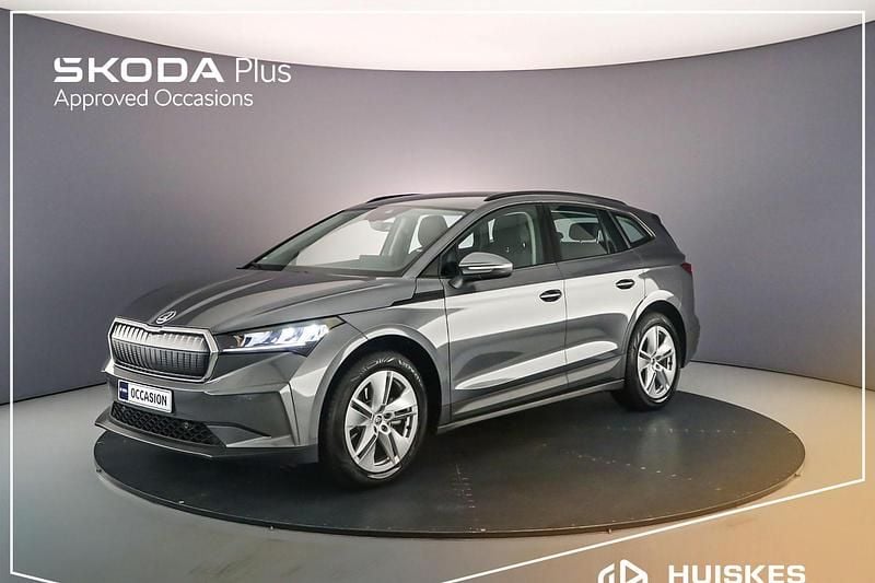 Grijs Gebruikt 2024 Skoda Enyaq iV Selection SUV | € 32.000 (Eerlijke prijs) - Afbeelding 1/4