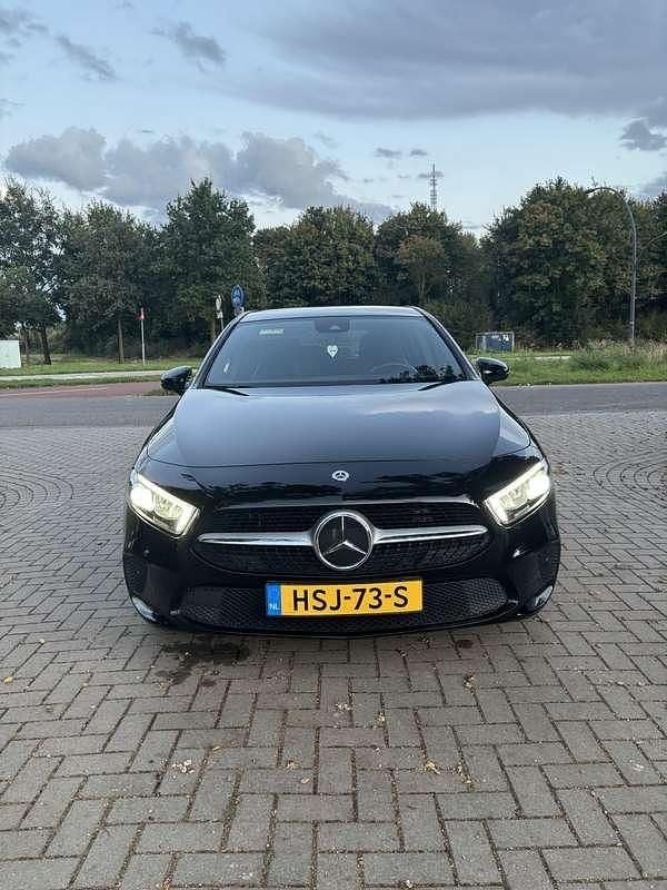 Zwart Occasion 2021 Mercedes A250 Business Stationwagen | € 28.999 (Goede deal) - Afbeelding 1/4