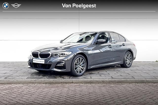 Grijs Gebruikt 2019 BMW 330 Executive Sedan | € 29.900 (Duur) - Afbeelding 1/4