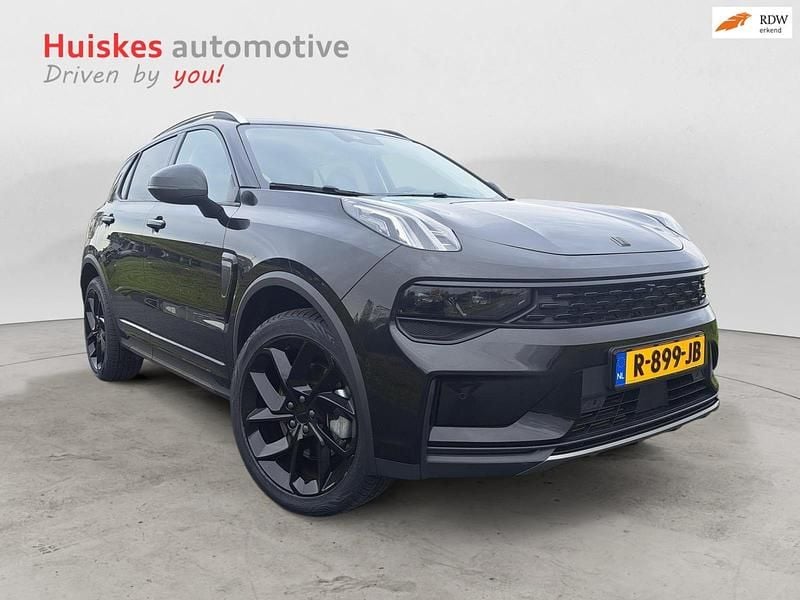 Zwart Gebruikt 2022 Lynk & Co 01 SUV | € 24.949 (Iets duurder) - Afbeelding 1/4