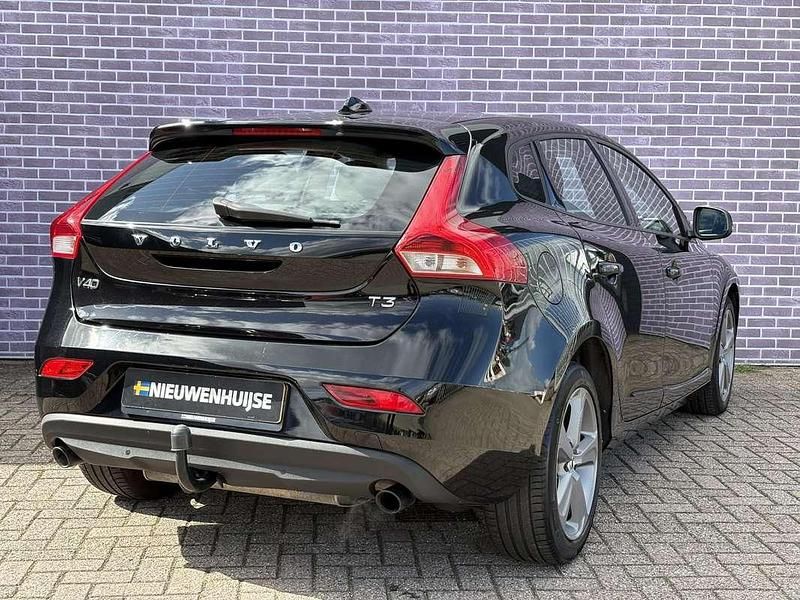 Occasion Volvo V40 153 PK (112 kW) 2017 Zwart, metallic lak Stationwagen