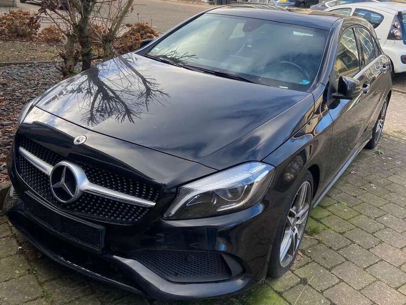 Zwart Gebruikt 2017 Mercedes 180 AMG Sedan | € 14.500 (Super prijs) - Afbeelding 1/4