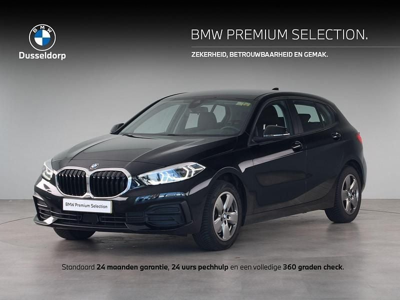Zwart Gebruikt 2023 BMW 118 Hatchback | € 27.950 (Goede deal) - Afbeelding 1/4