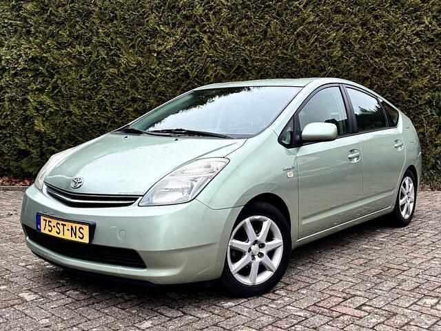 Groen (metallic) Occasion 2006 Toyota Prius Hatchback | € 1.740 (Super prijs) - Afbeelding 1/4