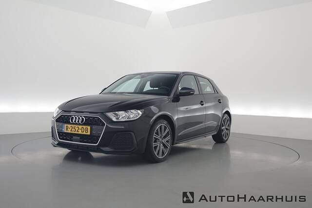 Zwart Gebruikt 2022 Audi A1 Sportback Advanced Hatchback | € 24.500 (Iets duurder) - Afbeelding 1/3