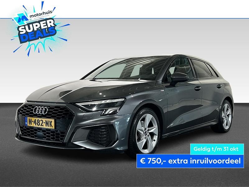 Grijs Gebruikt 2021 Audi A3 Sportback e-tron Comfort Sedan | € 25.990 - Afbeelding 1/4
