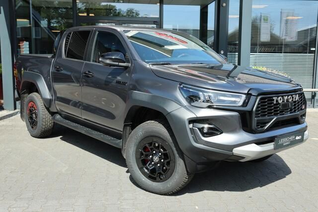 Grijs Nieuw 2024 Toyota HiLux Sport Pickup | € 54.995 (Goede deal) - Afbeelding 1/4