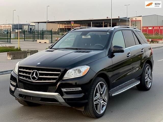 Zwart Occasion 2013 Mercedes ML350 SUV | € 34.950 - Afbeelding 1/3