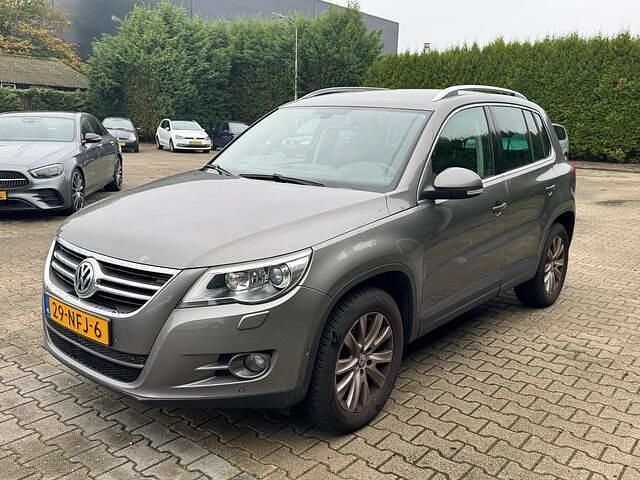 Grijs Gebruikt 2010 VW Tiguan Sport SUV | € 4.950 (Goede deal) - Afbeelding 1/4